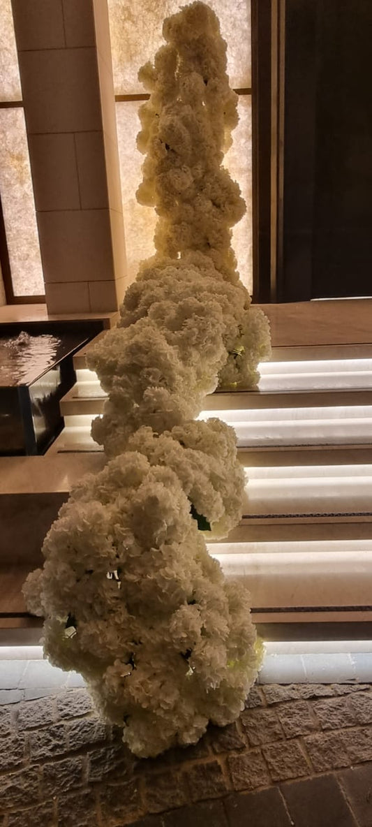 White Roses Decoring Event