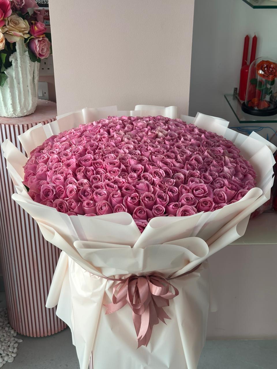 200 Pink Roses Bouquet