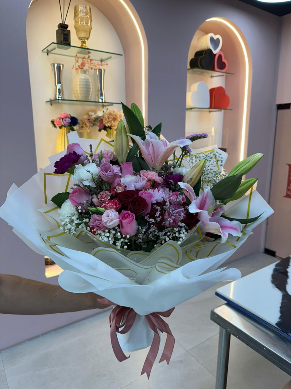 Elegant Lily and Rose Bouquet