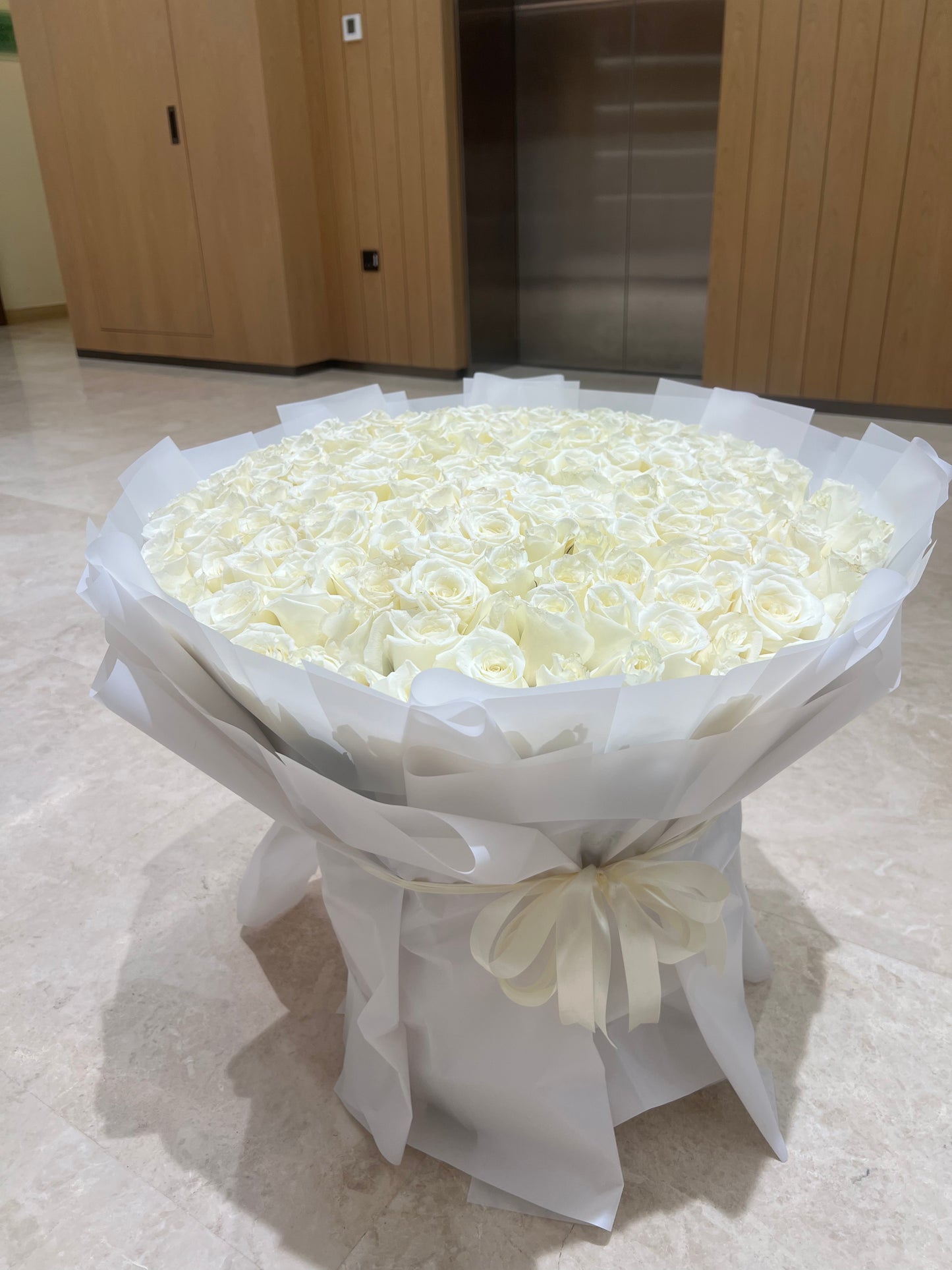 200 White Roses