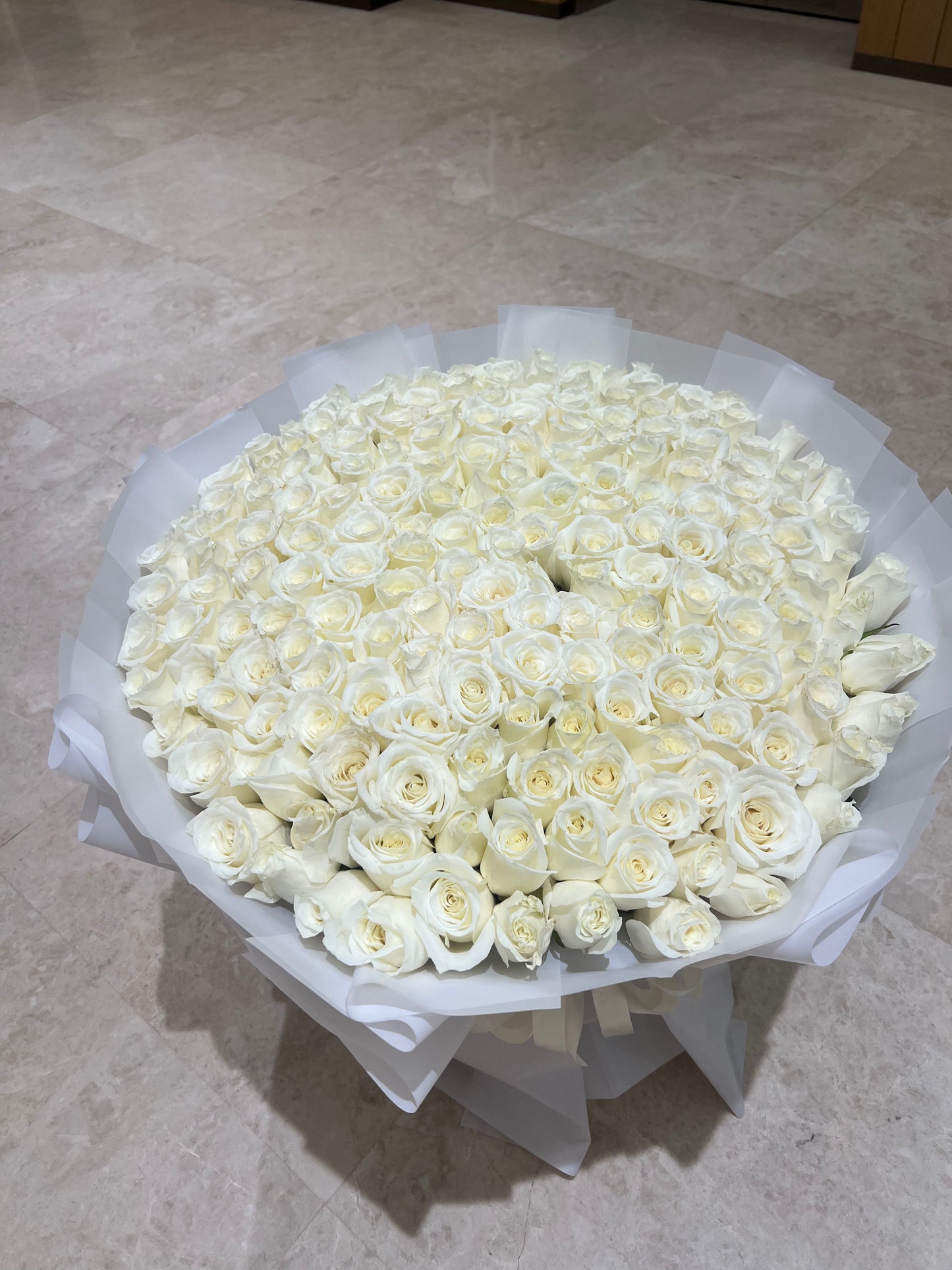 200 White Roses